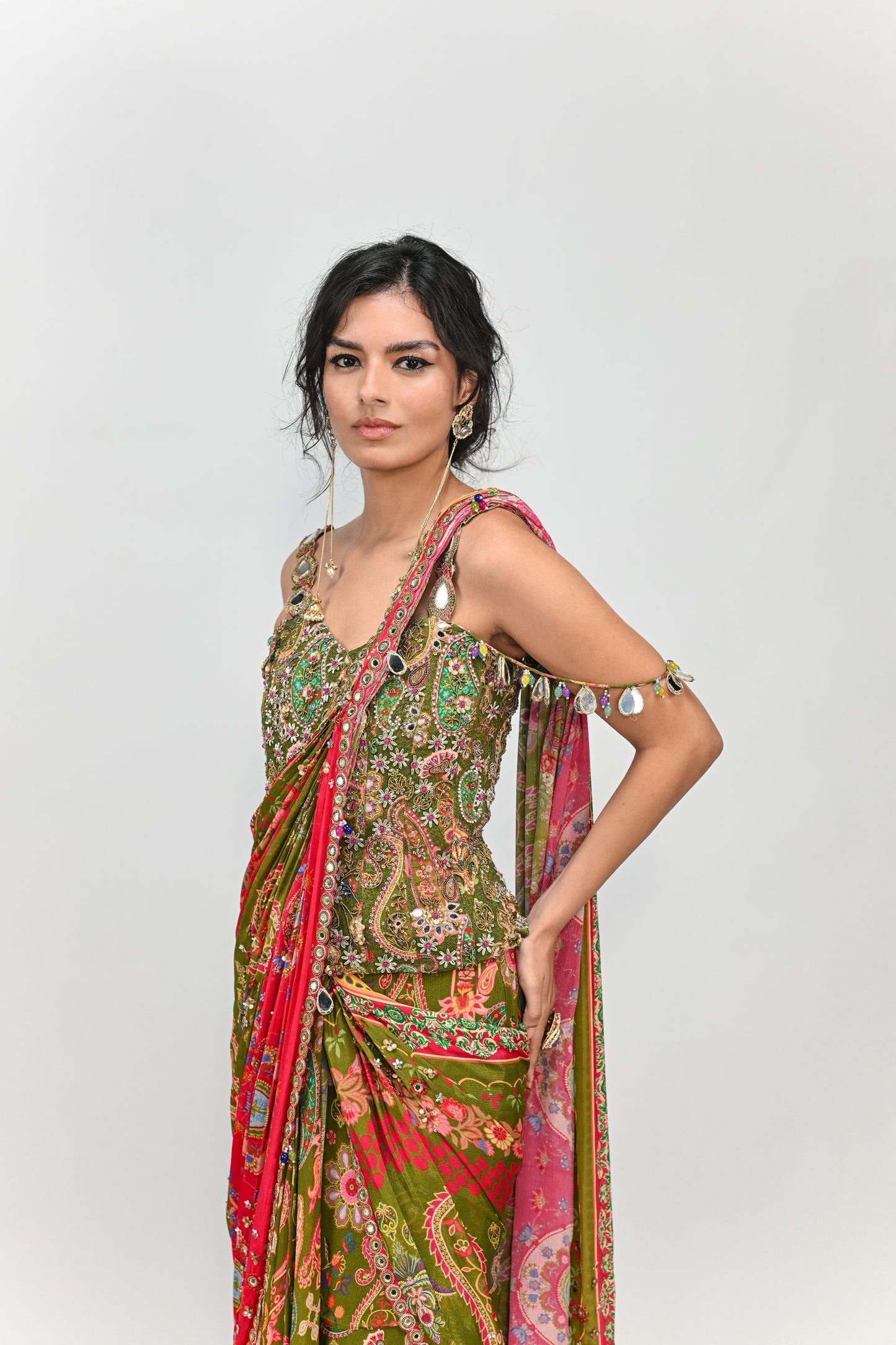 OLIVE HIGHLIGHTED DUAL PRESTITCHED SAREE WITH GREEN BADLA CORSET