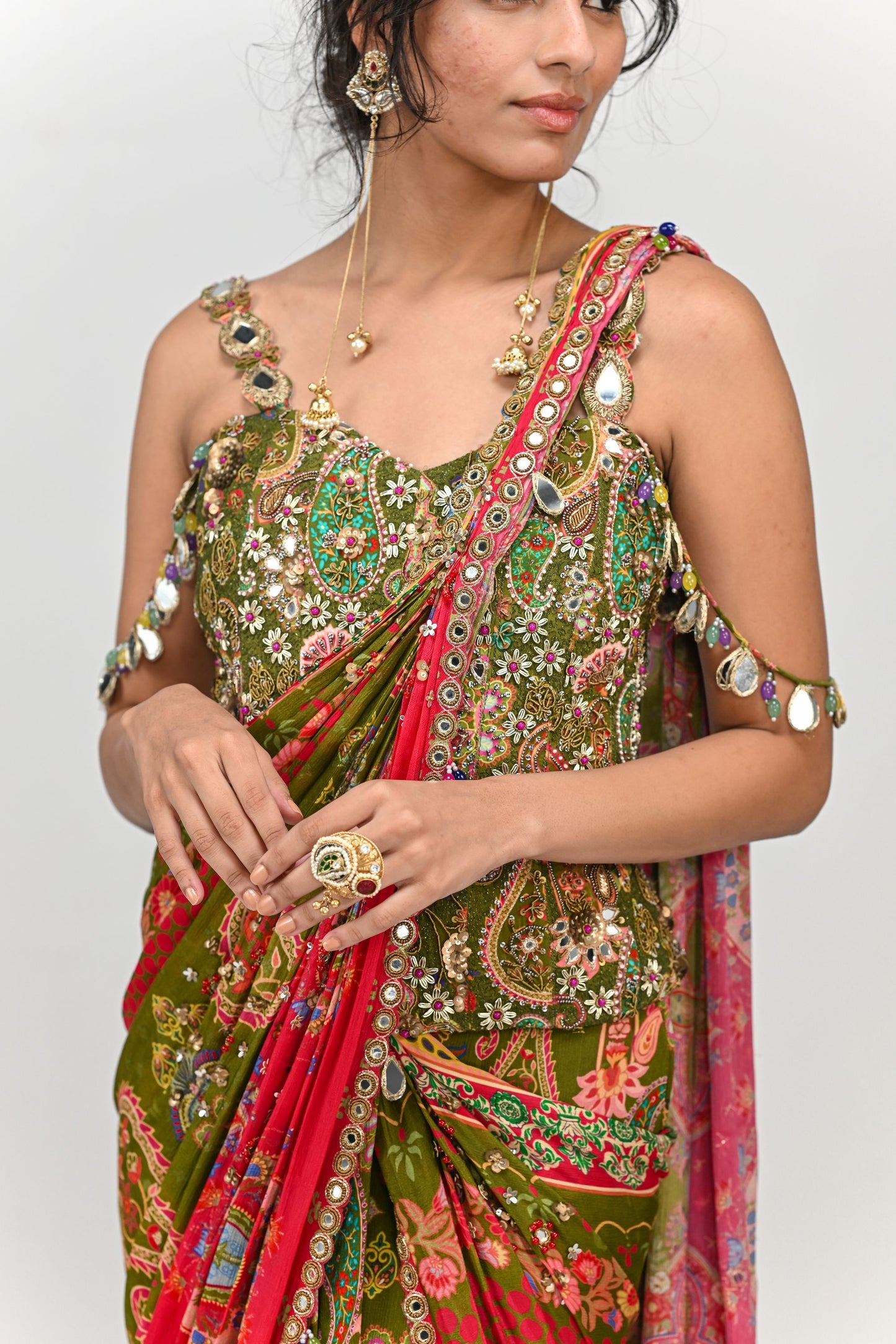 OLIVE HIGHLIGHTED DUAL PRESTITCHED SAREE WITH GREEN BADLA CORSET