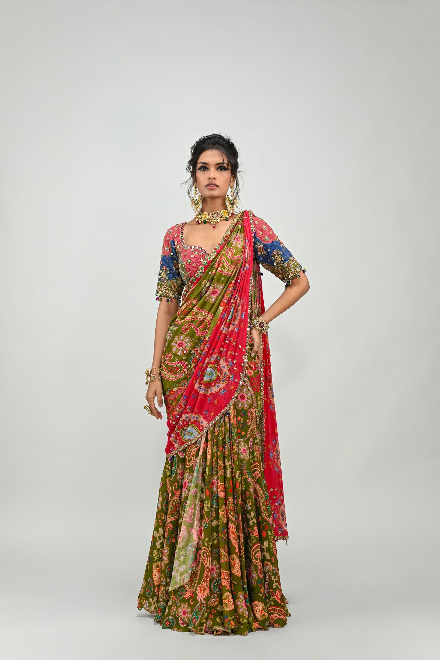 OLIVE HIGHLIGHTED DUAL PRESTITCHED SAREE PAIRED WITH PATCH BLOUSE