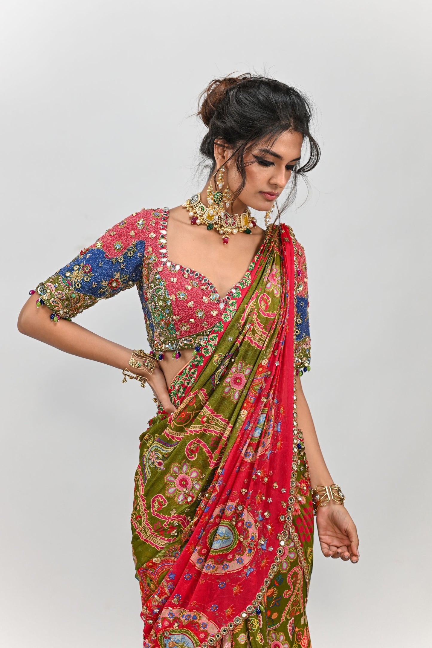 OLIVE HIGHLIGHTED DUAL PRESTITCHED SAREE PAIRED WITH PATCH BLOUSE