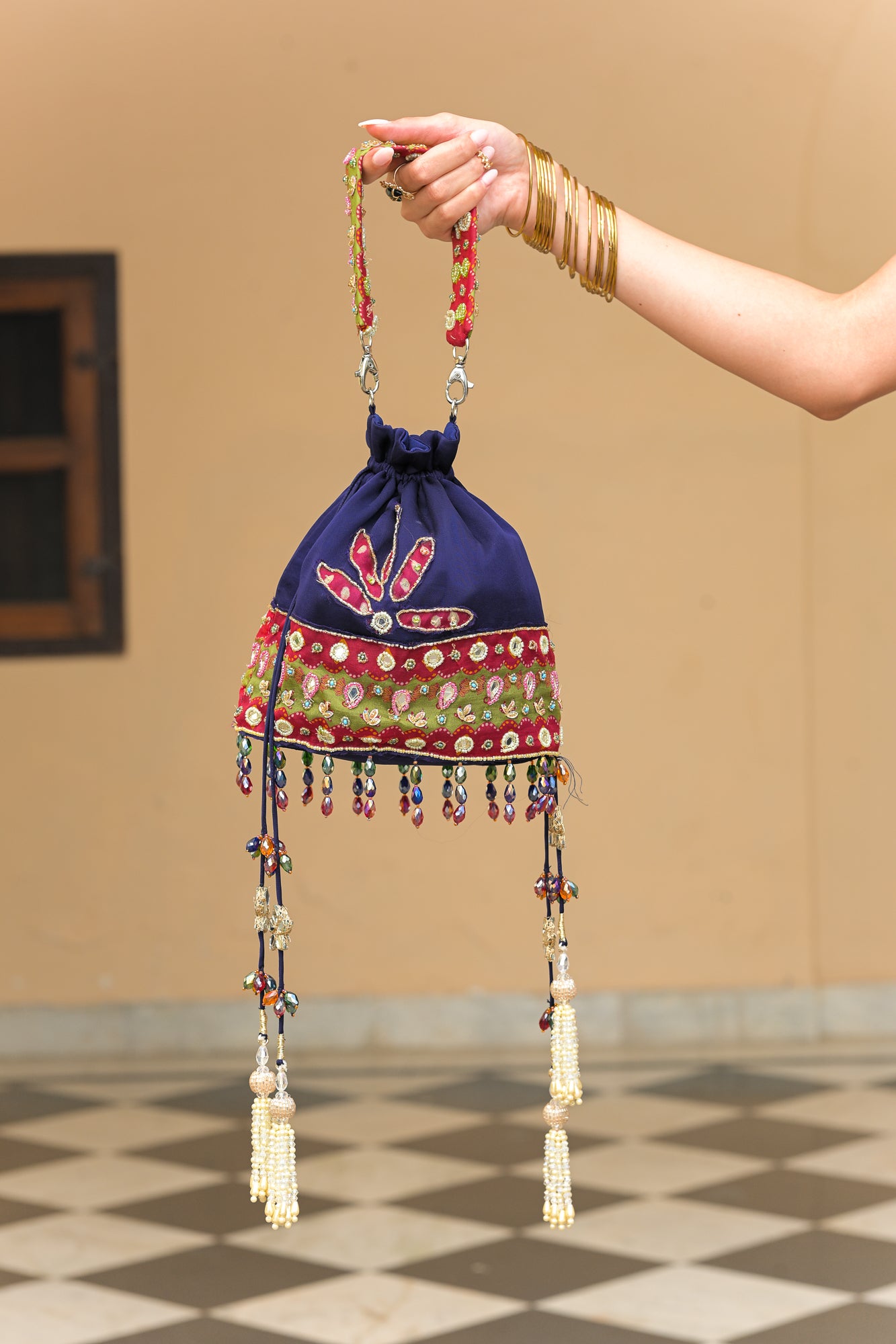 PATCH FLORA MIRROR WORK TASSEL POTLI