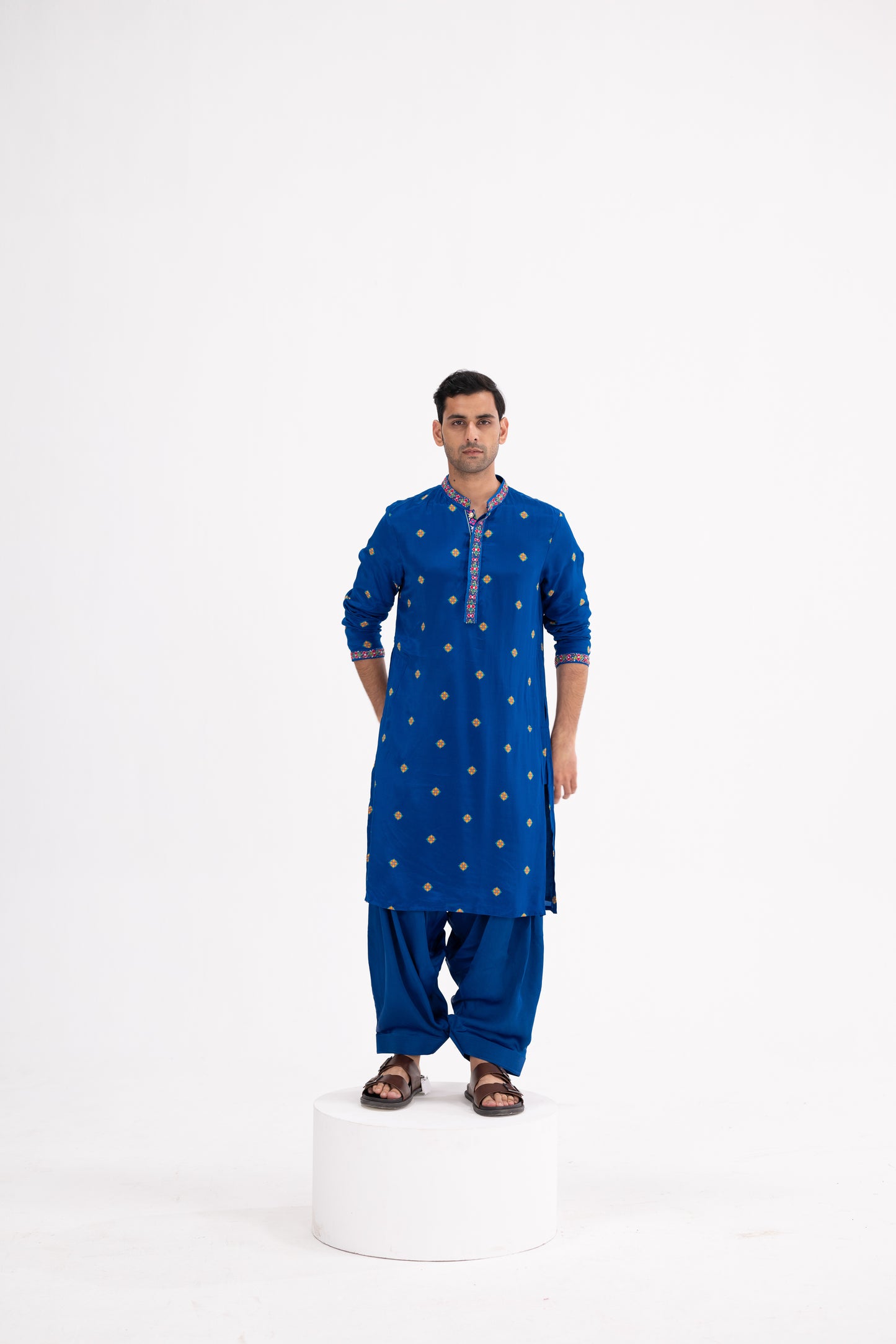 Blue Butta Kurtafull Set With Cowl Pants