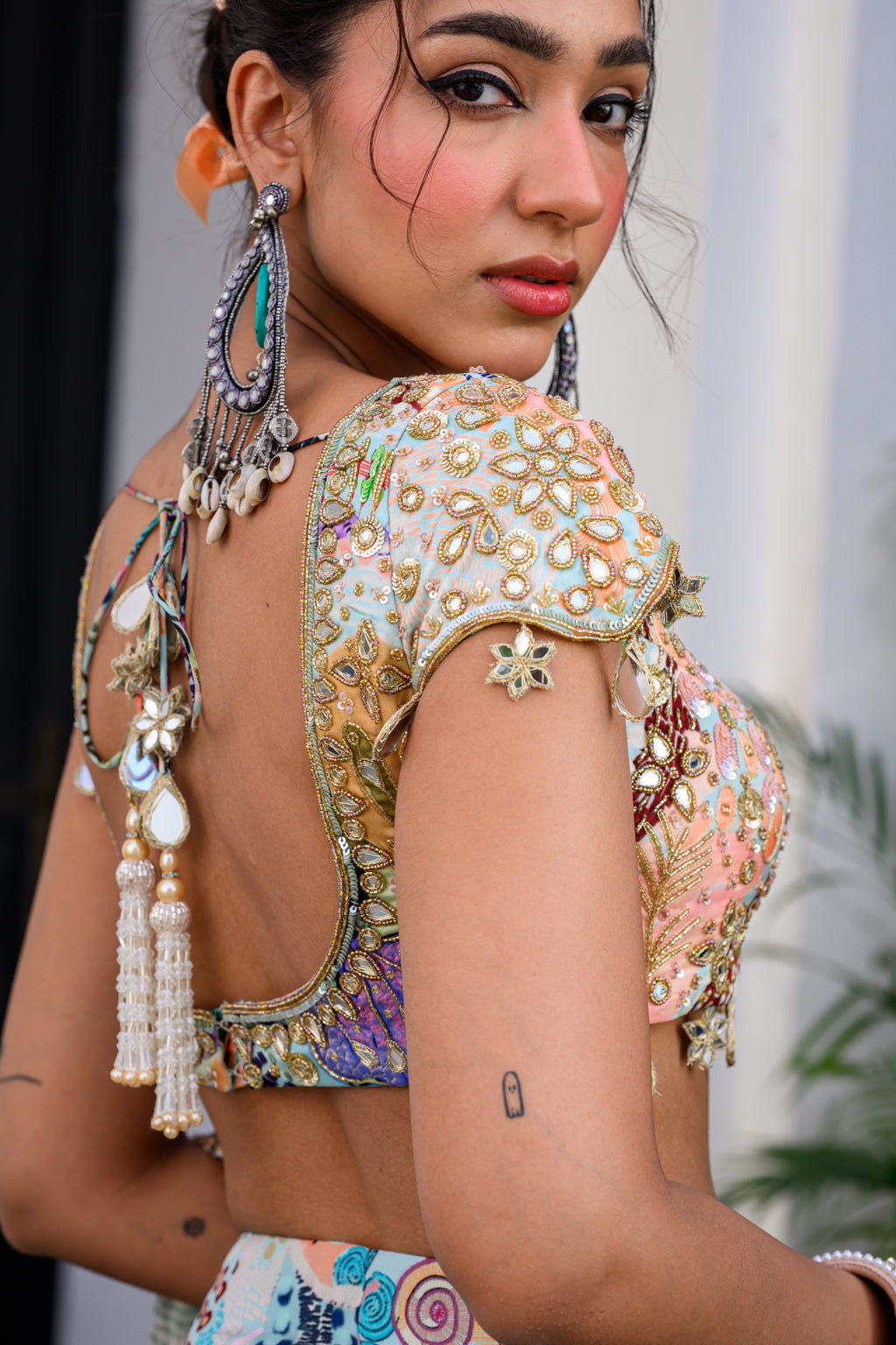 GARDENIA HIGHLIGHTED SAREE PAIRED WITH HAND WORK MIRROR BLOUSE