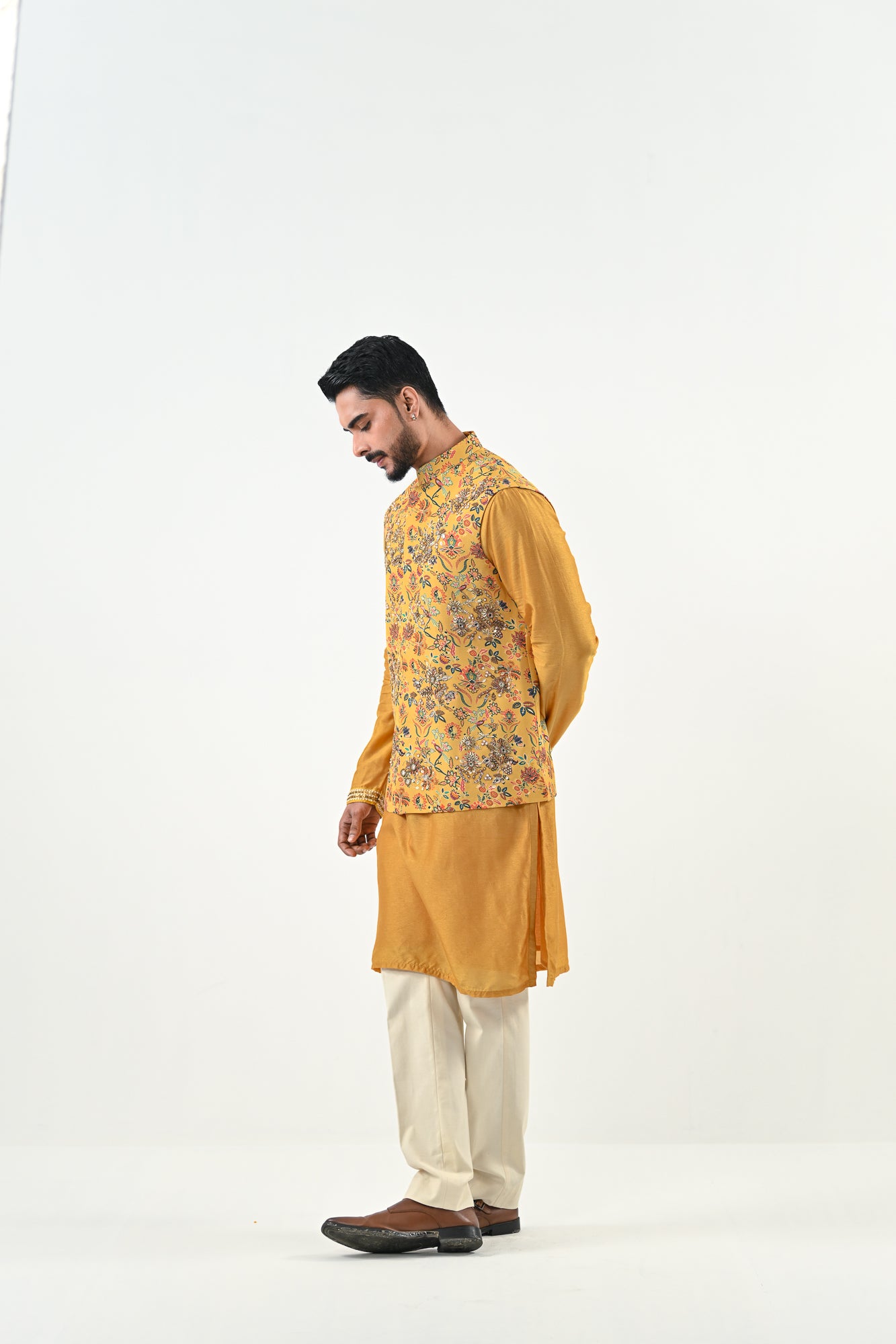 MARIGOLD HIGHLIGHTED BUNDI WITH KURTA SET