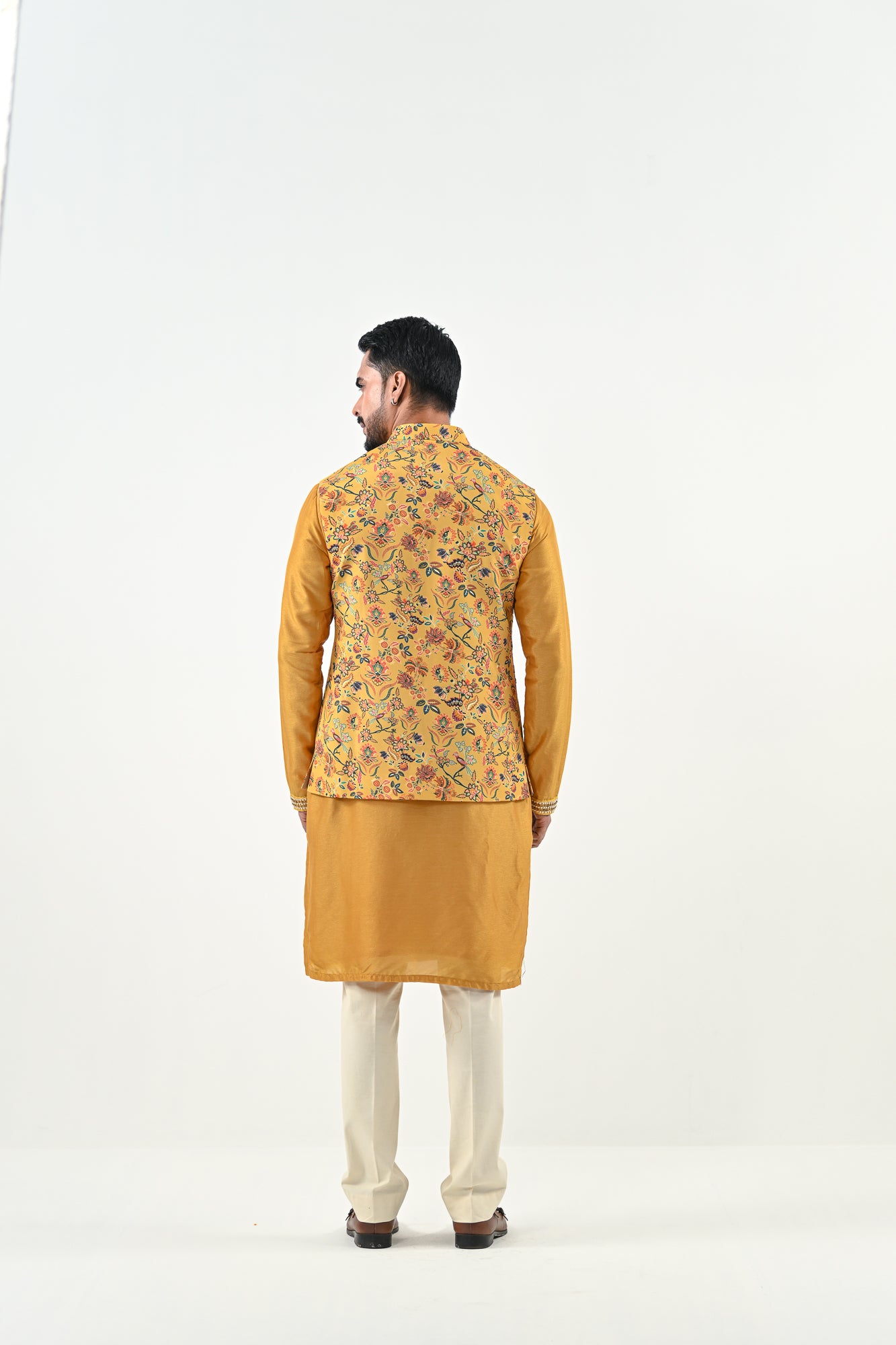 MARIGOLD HIGHLIGHTED BUNDI WITH KURTA SET