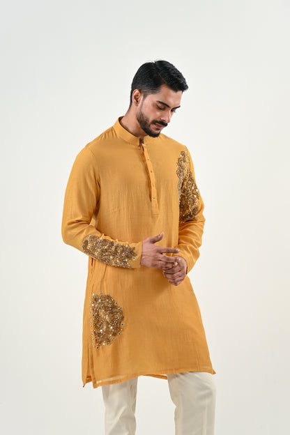 M EMBROIDERED KURTA SET