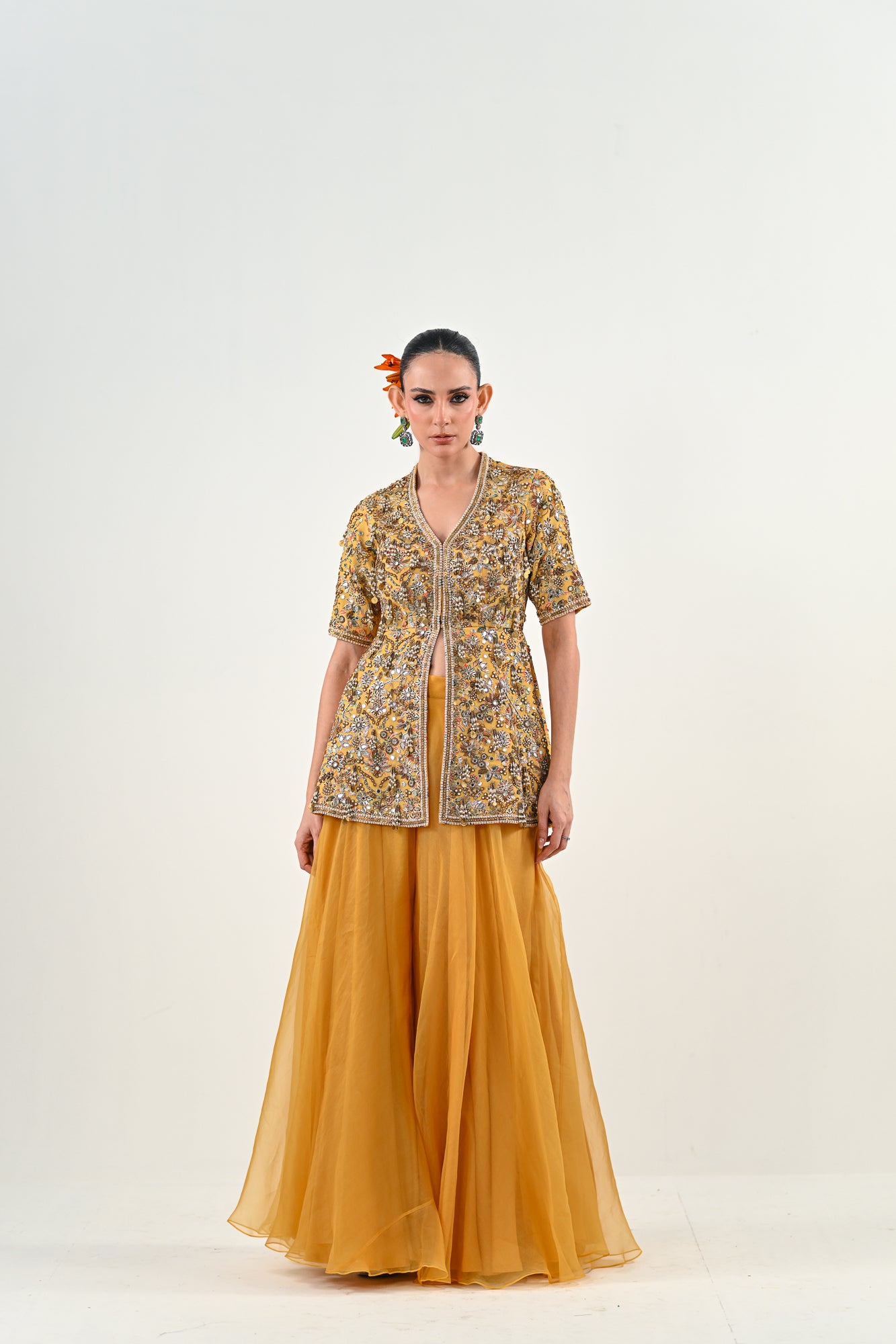 M FLARED PANT EMBROIDERED PEPLUM TOP