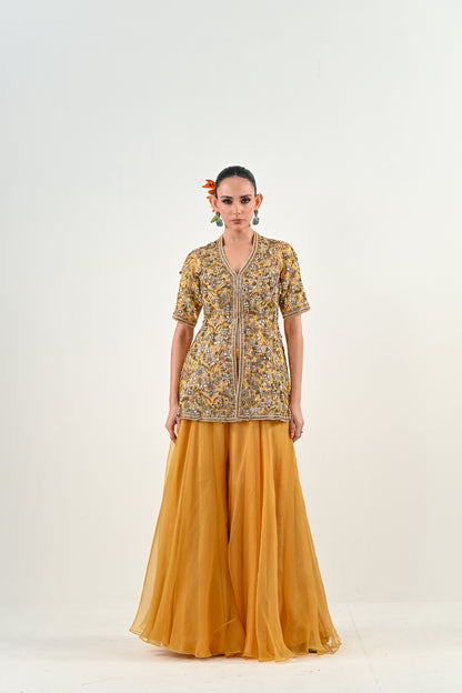 M FLARED PANT EMBROIDERED PEPLUM TOP