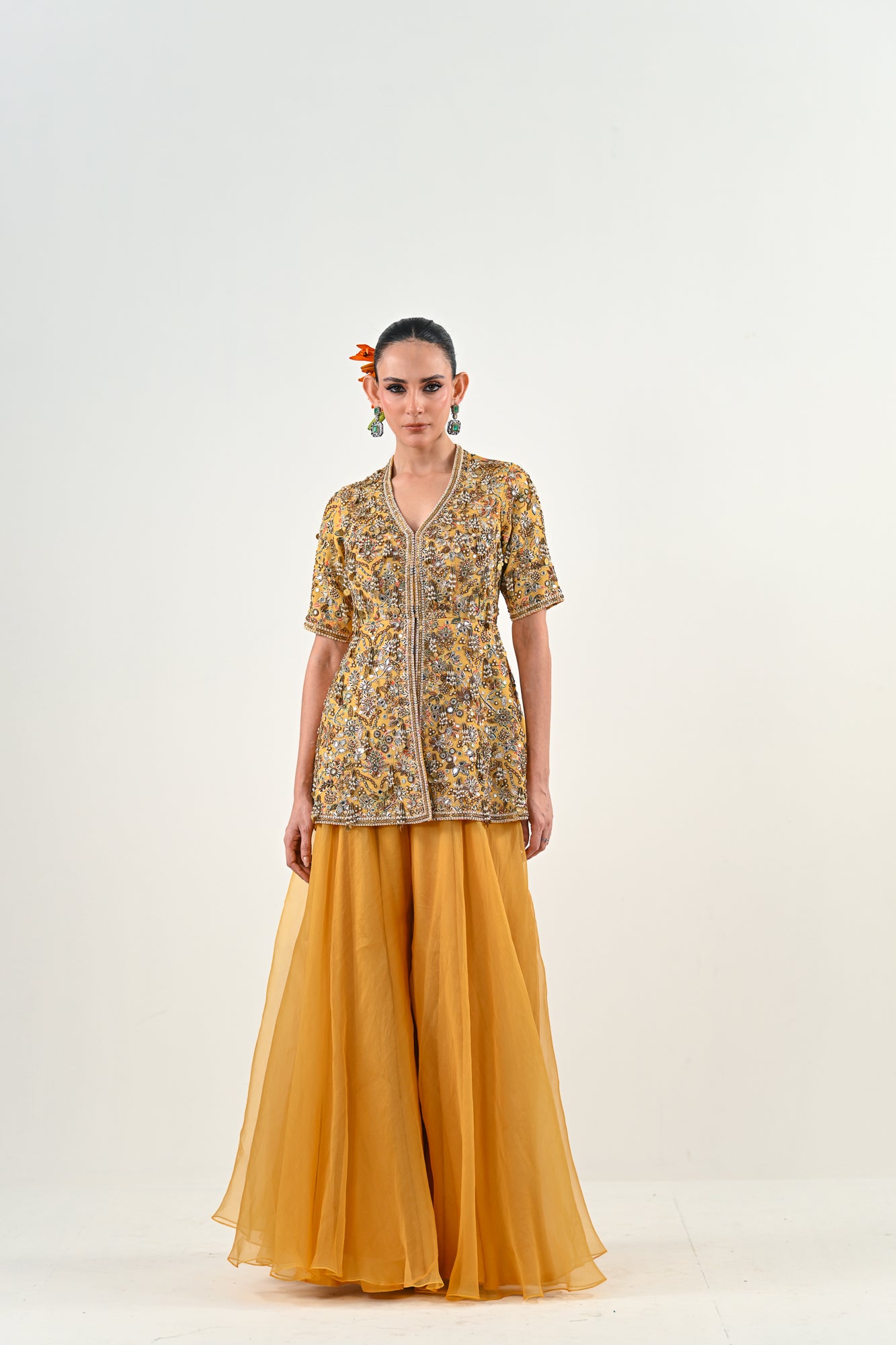 M FLARED PANT EMBROIDERED PEPLUM TOP