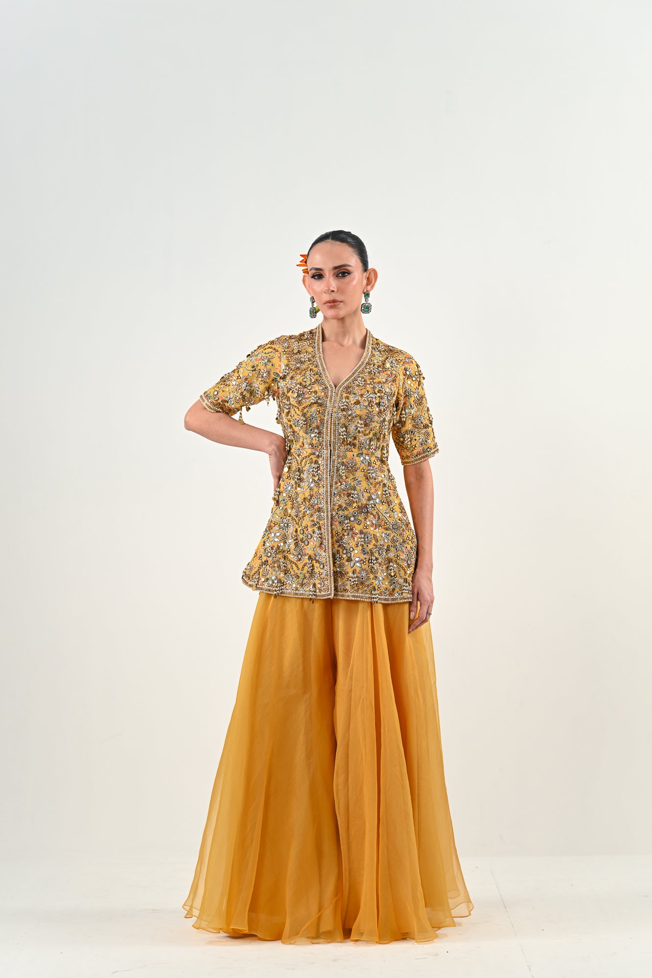 M FLARED PANT EMBROIDERED PEPLUM TOP