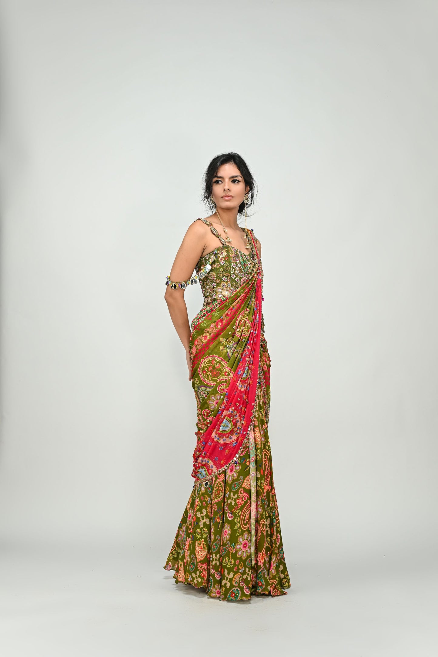 OLIVE HIGHLIGHTED DUAL PRESTITCHED SAREE WITH GREEN BADLA CORSET
