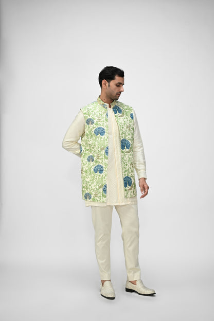 Peacock Printed Highlighted Half Jacket