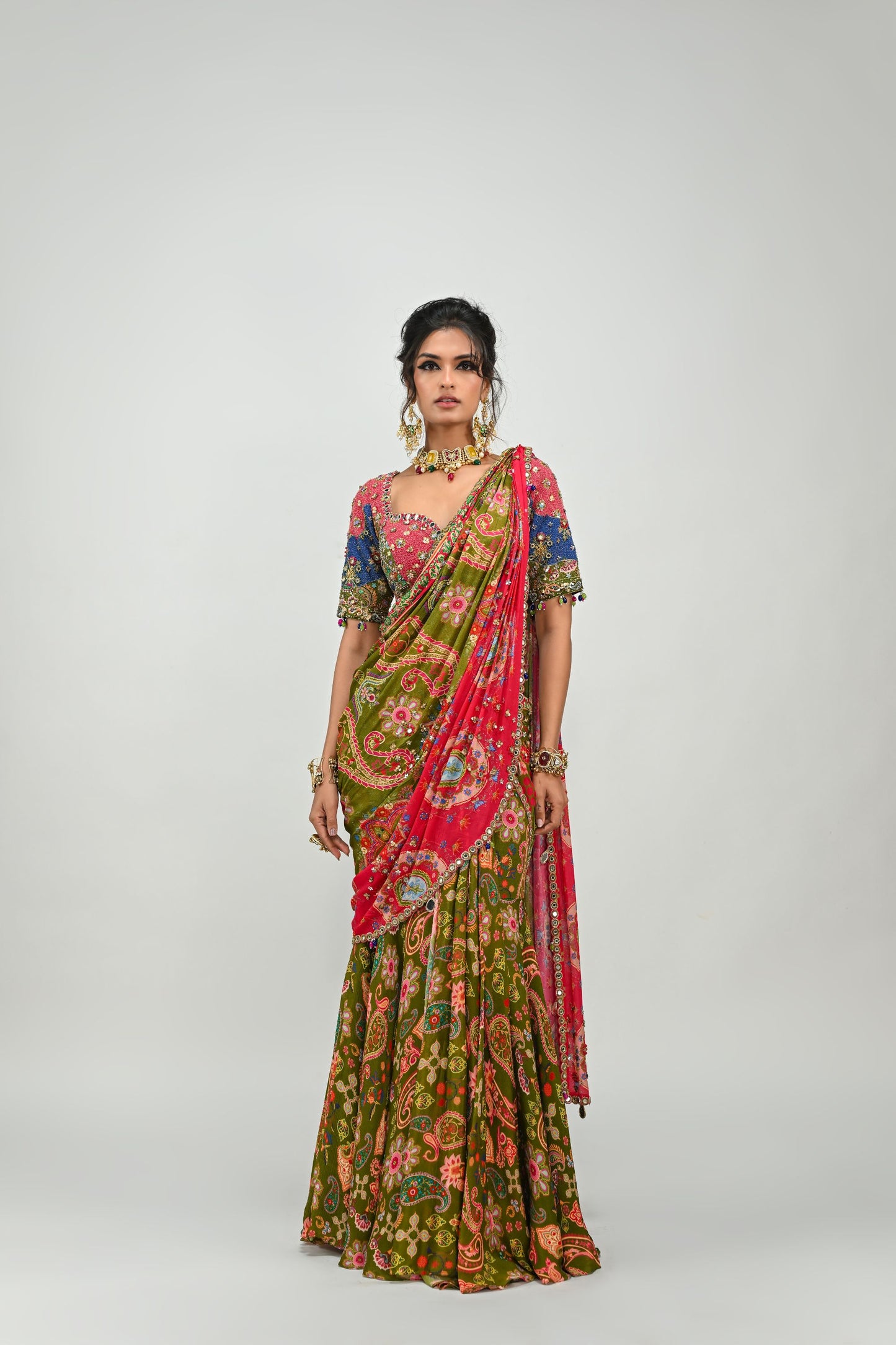 OLIVE HIGHLIGHTED DUAL PRESTITCHED SAREE PAIRED WITH PATCH BLOUSE