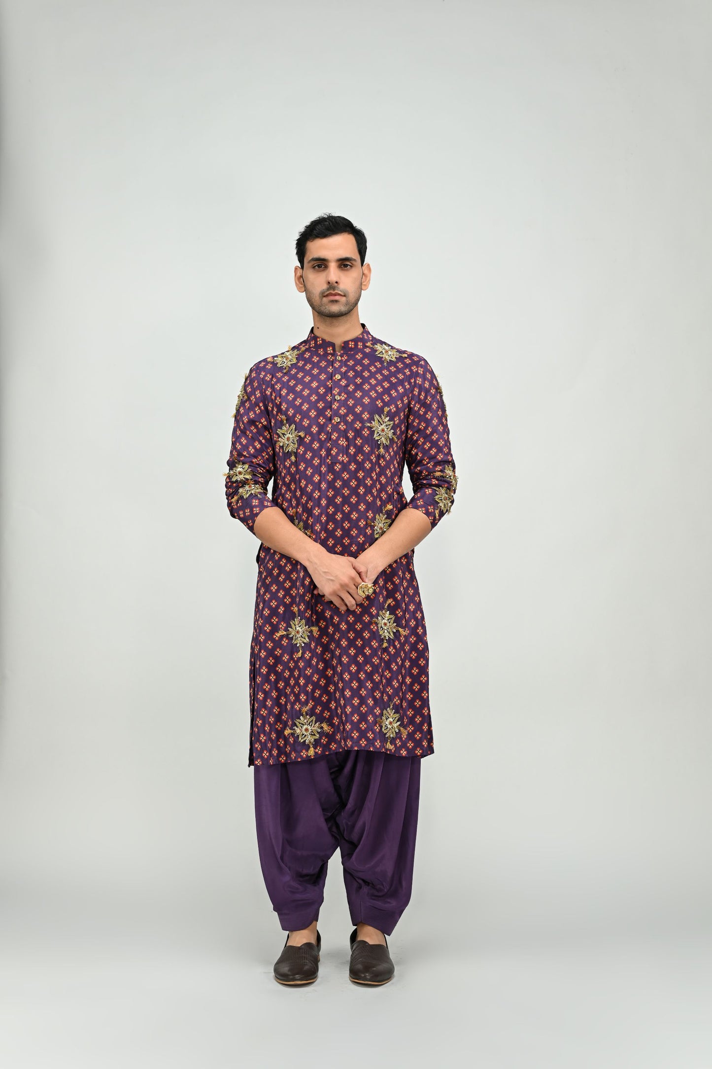 PLUM HIGHLIGHTED KURTA PAIRED WITH COWL PANTS