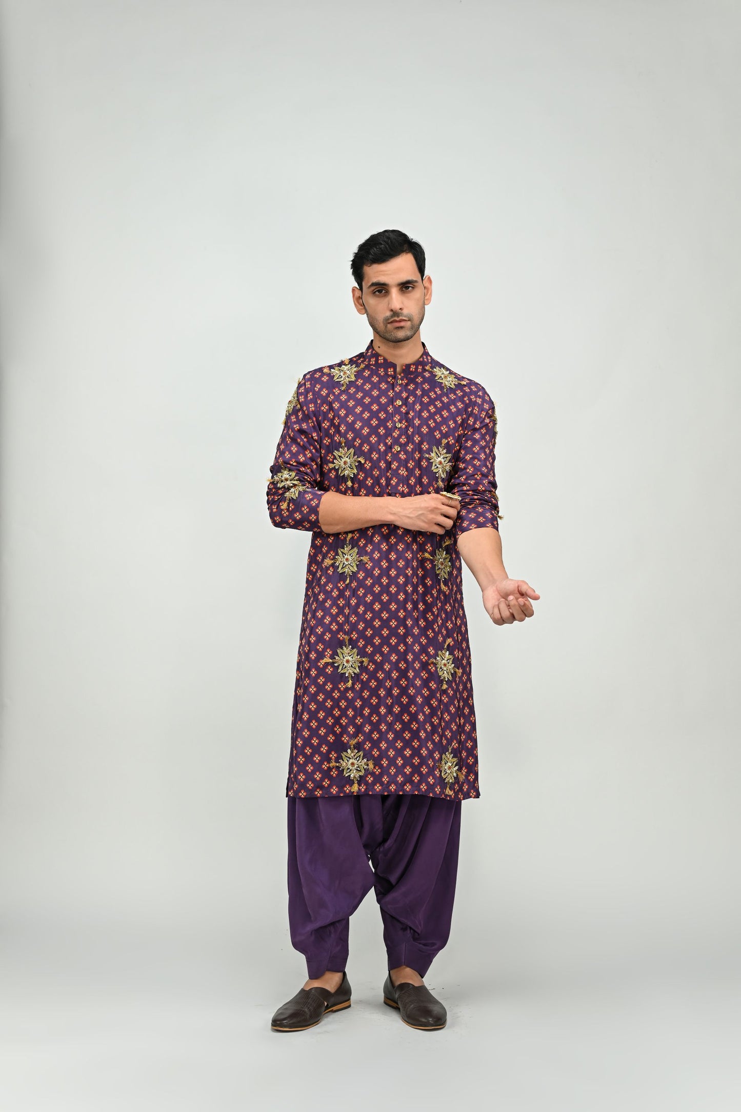 PLUM HIGHLIGHTED KURTA PAIRED WITH COWL PANTS
