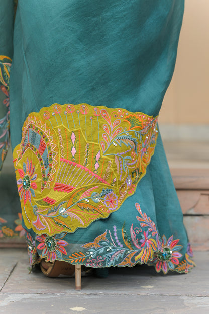 SHADED ORGANZA THREAD WORK APPLIQUE PAISLEY SAREE