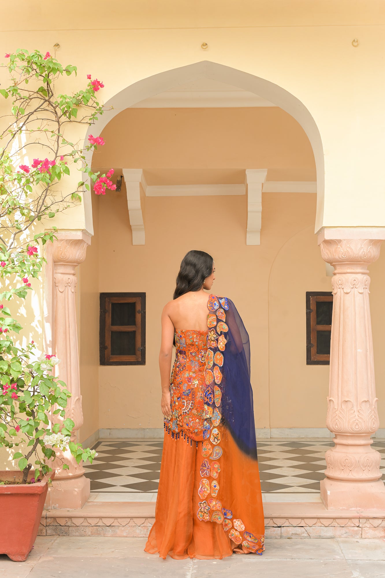AMBER BLOOM CORSET HIGHLIGHT KURTA. PAIRED WITH KALI PANT AND DUAL APPLIQUÉ ORGANZA DUPATTA