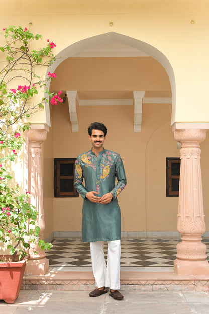 THREAD WORK PATCH EMBROIDERED KURTA PAIRED WITH STRAIGHT PANTS