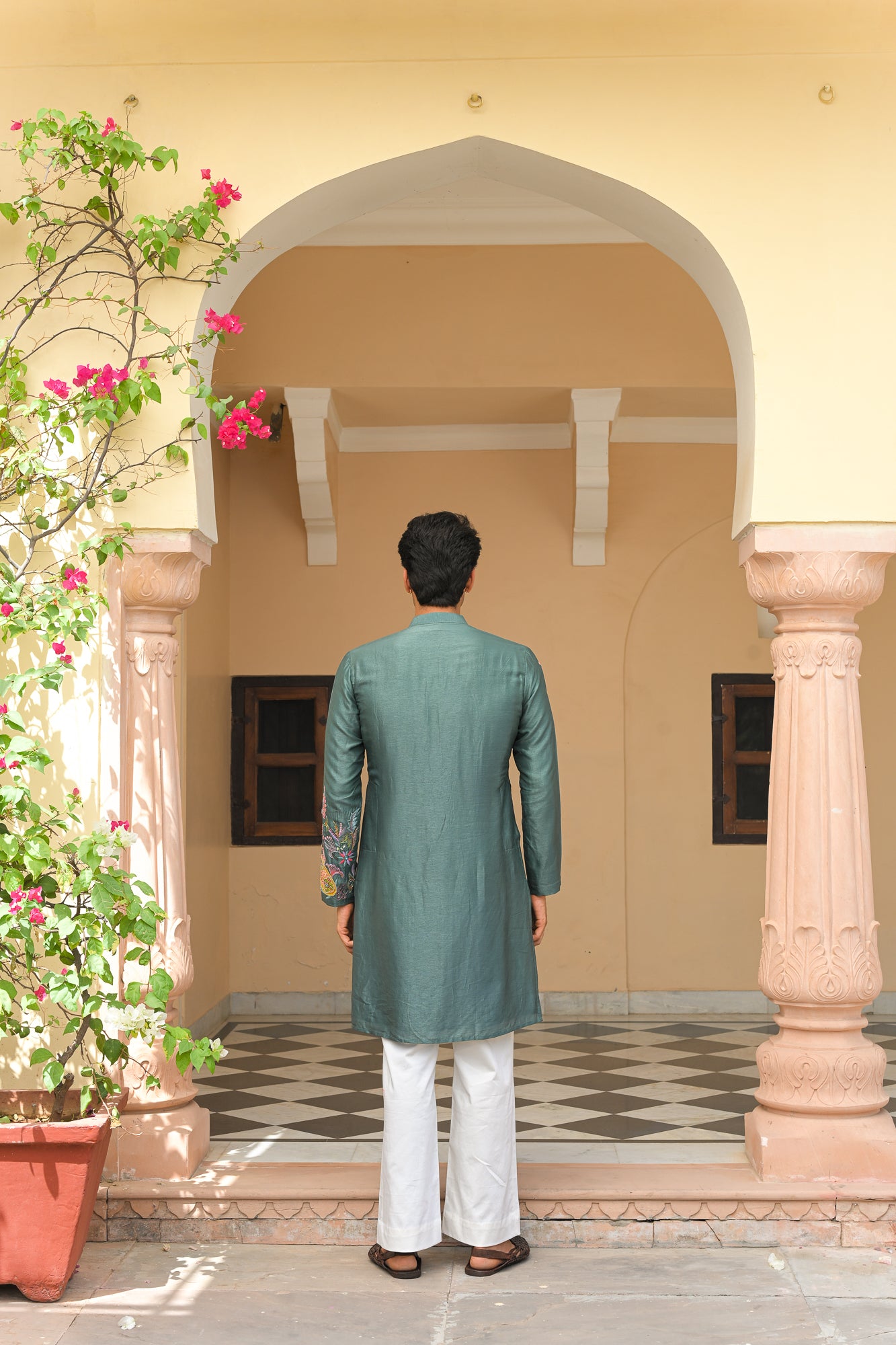 THREAD WORK PATCH EMBROIDERED KURTA PAIRED WITH STRAIGHT PANTS