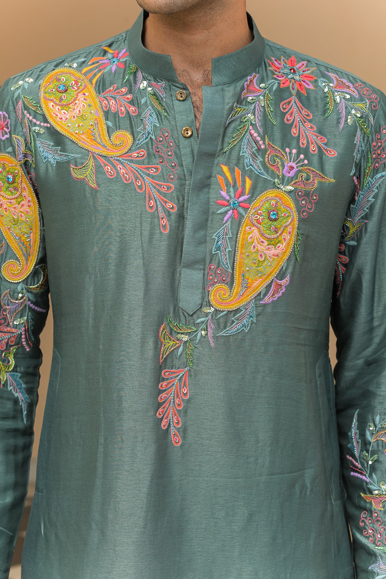 THREAD WORK PATCH EMBROIDERED KURTA PAIRED WITH STRAIGHT PANTS