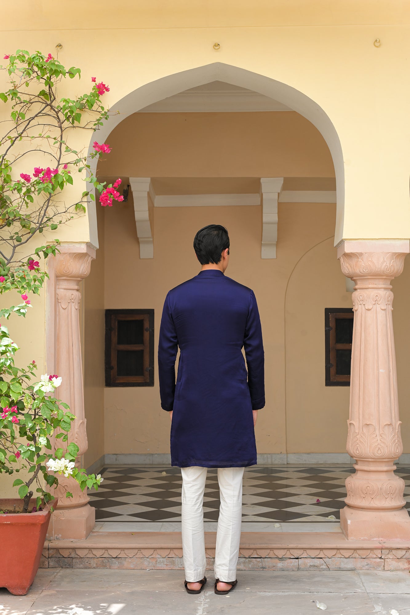 PATCH PAISLEY EMBROIDERED ZIP KURTA PANT SET