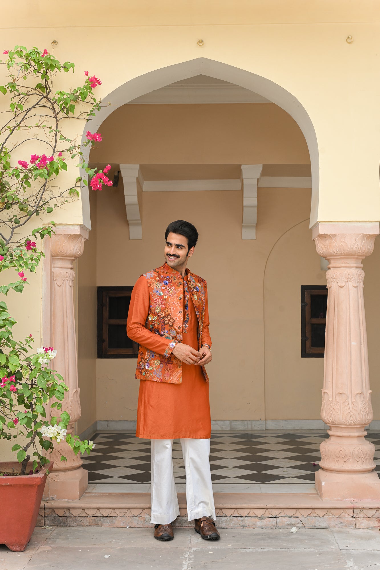 AMBER BLOOM EMBROIDERED BUNDI KURTA PAIRED WITH STRAIGHT PANT SET