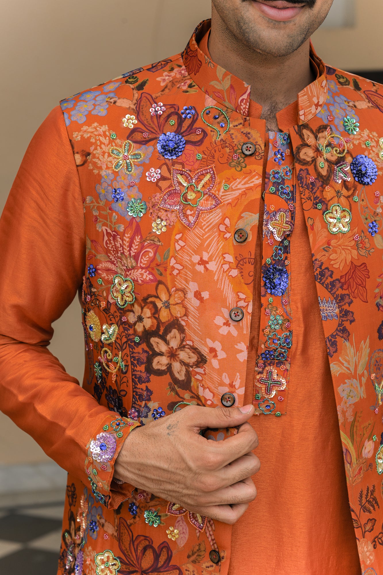 AMBER BLOOM EMBROIDERED BUNDI KURTA PAIRED WITH STRAIGHT PANT SET