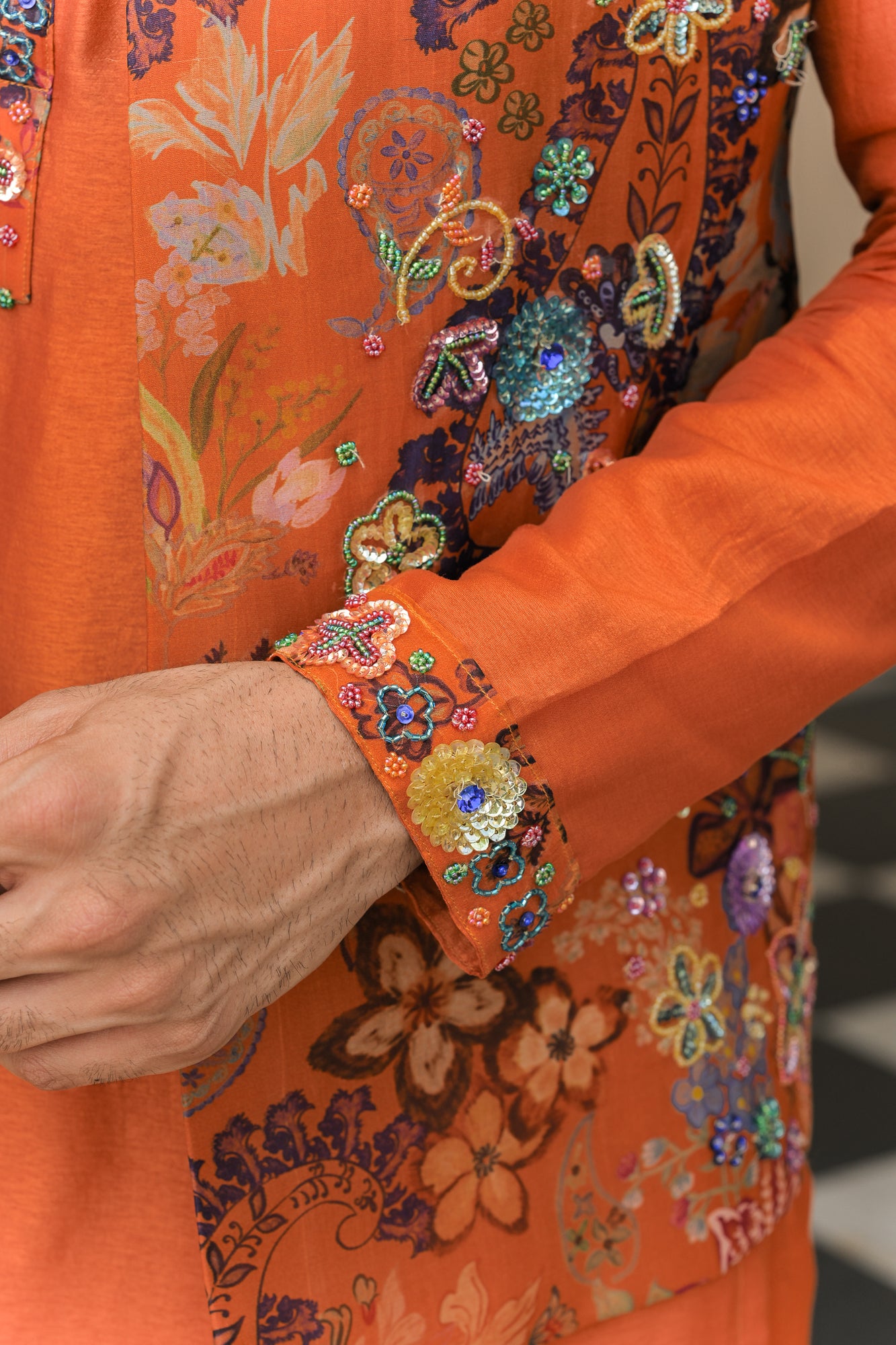 AMBER BLOOM EMBROIDERED BUNDI KURTA PAIRED WITH STRAIGHT PANT SET