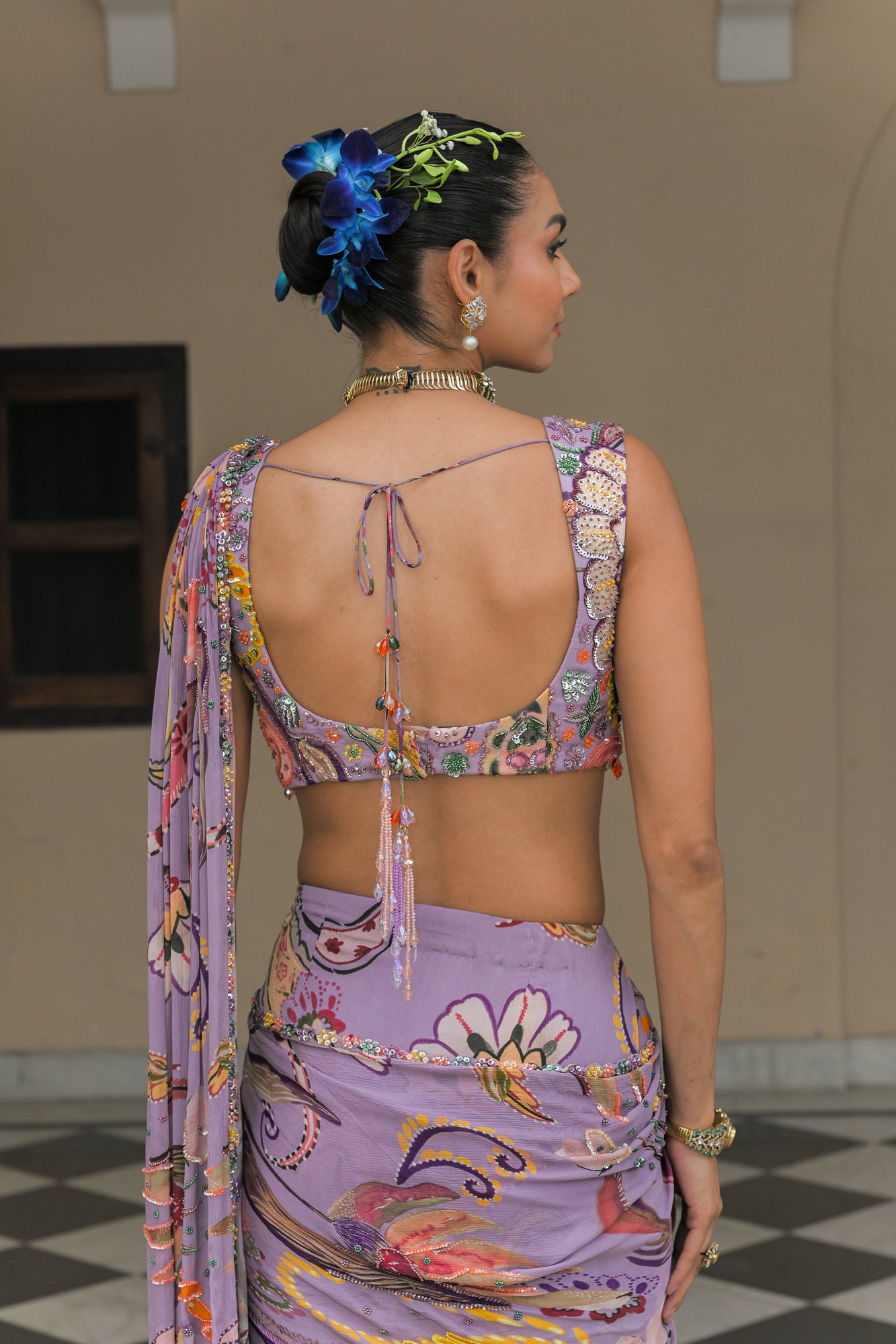 VIOLET BLOOM HIGHLIGHT PALLA PRESTITCHED SAREE. WITH HIGHLIGHT BLOUSE