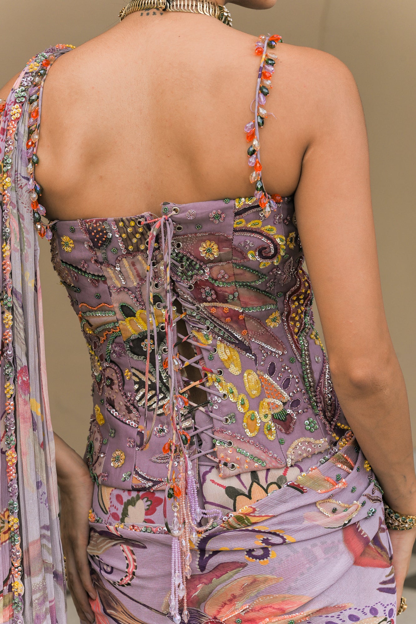VIOLET BLOOM HIGHLIGHT PALLA PRESTITCHED SAREE. WITH VIOLET BLOOM HIGHLIGHT CORSET