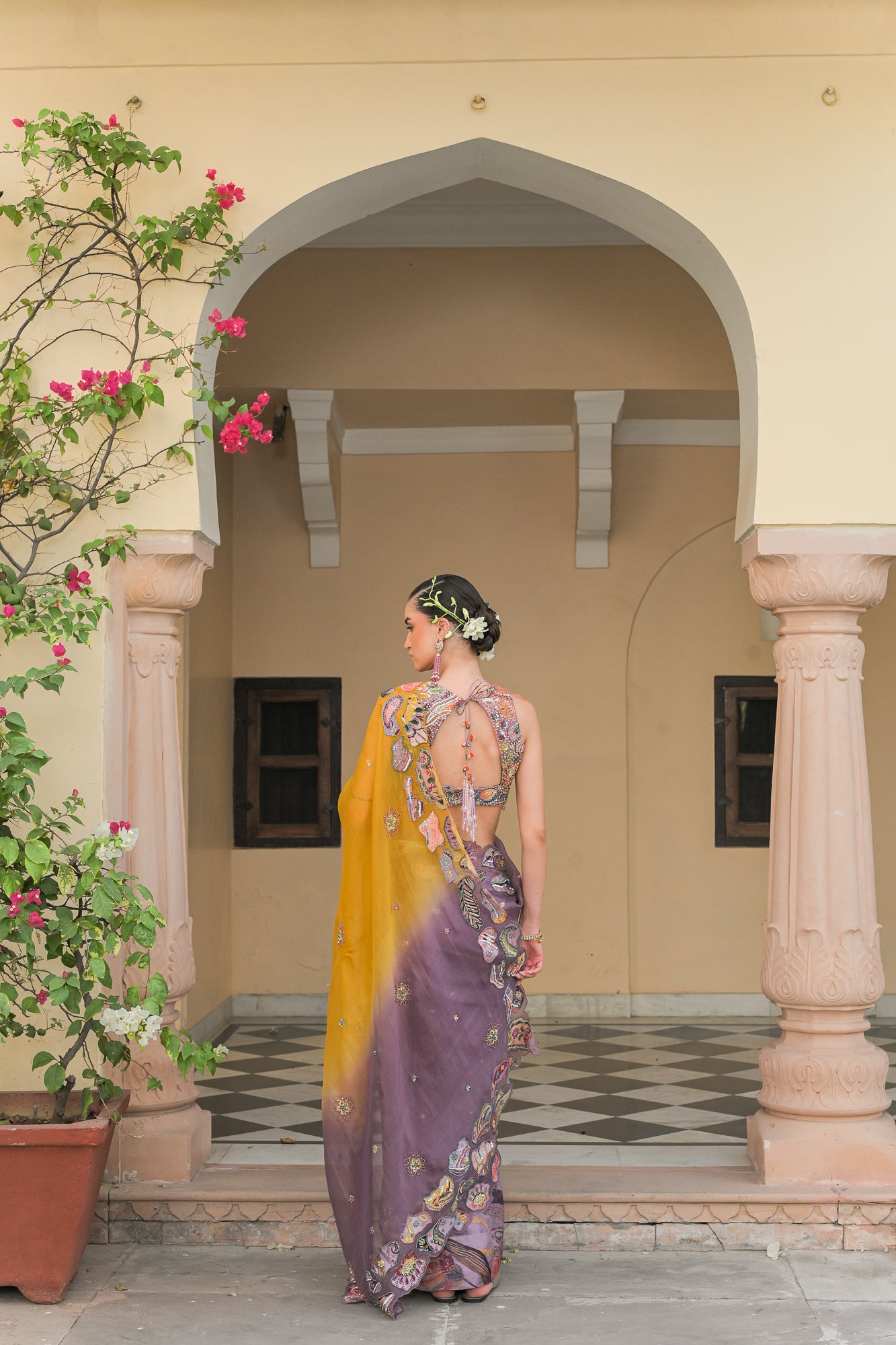 VIOLET BLOOM HIGHLIGHT BLOUSE. AND PETTICOAT AND DUAL ORGANZA APPLIQUE. HIGHLIGHT SAREE
