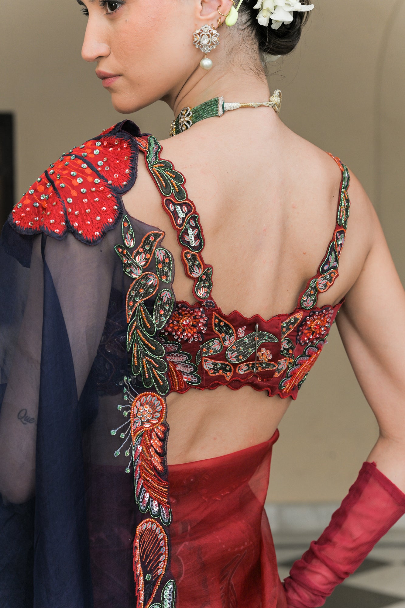 SCARLET THREAD WORK HIGHLIGHT CORSET BLOUSE WITH THREAD WORK FLLOWER PATCH DUAL SAREE HIGHLIGHT AND PETTICOAT
