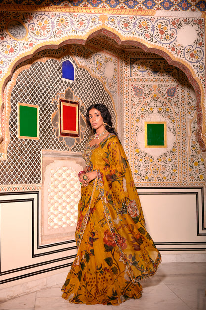EMB BLOUSE WITH HIGHLIGHTED OPEN PALLA PRE DRAPE SAREE