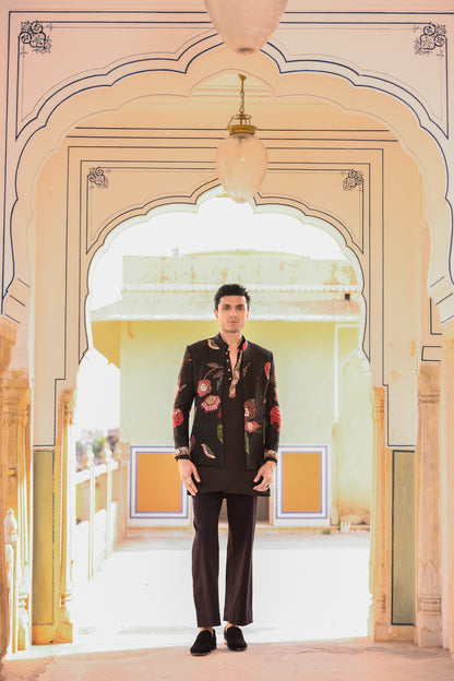 HIGHLIGHTED ORGANZA ACHKAN WITH BLACK KURTA AND BLACK FLAIR PANT