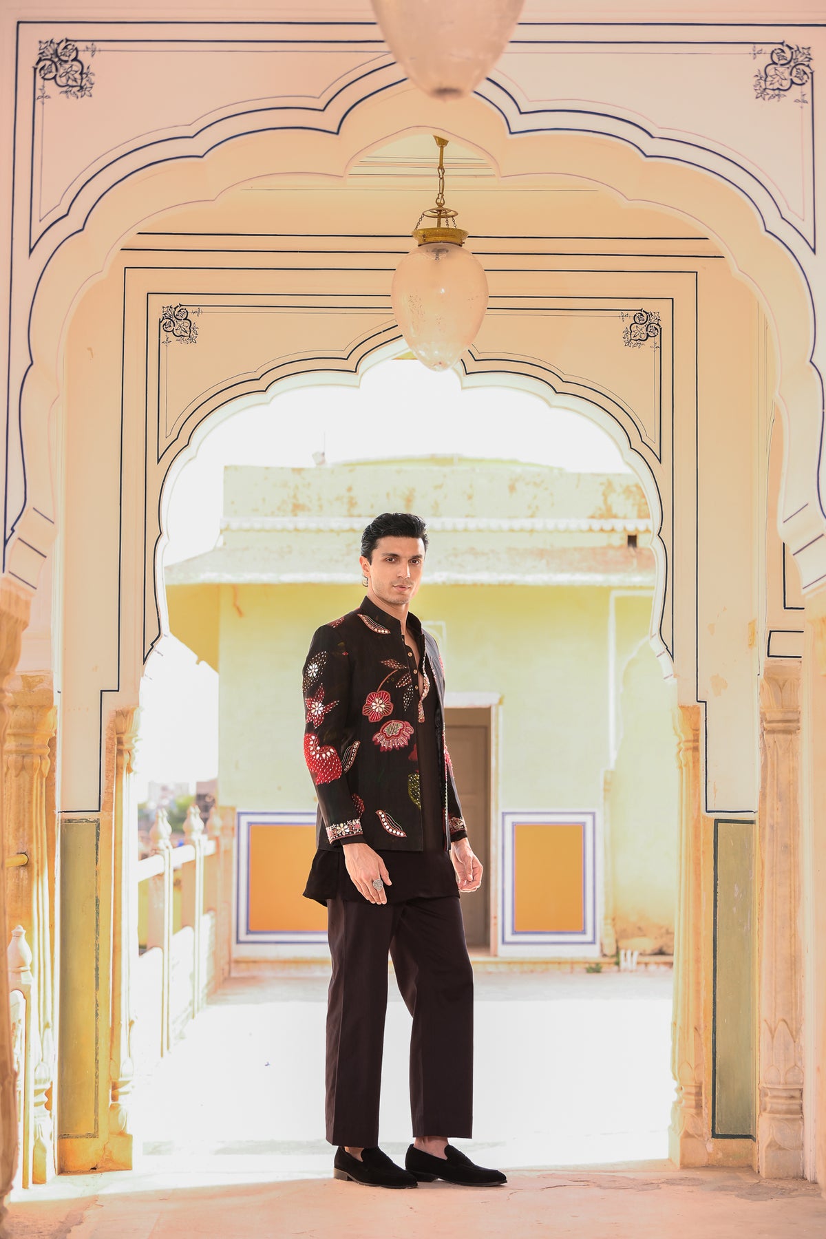 HIGHLIGHTED ORGANZA ACHKAN WITH BLACK KURTA AND BLACK FLAIR PANT