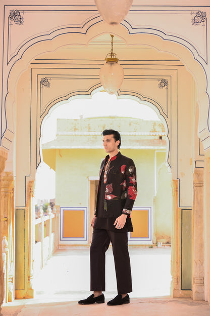 HIGHLIGHTED ORGANZA ACHKAN WITH BLACK KURTA AND BLACK FLAIR PANT