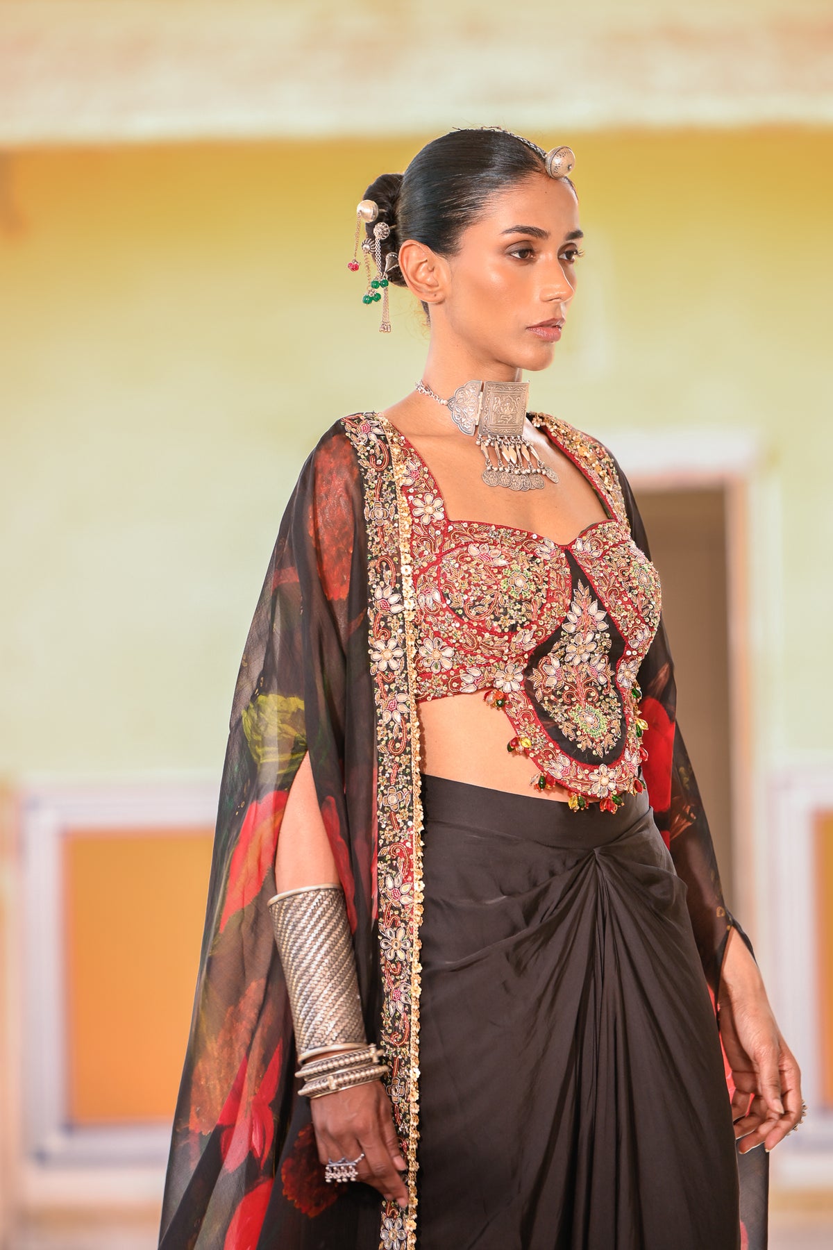 EMB BRALATTE PAIRED WITH COWL SKIRT PRINTED CAPE