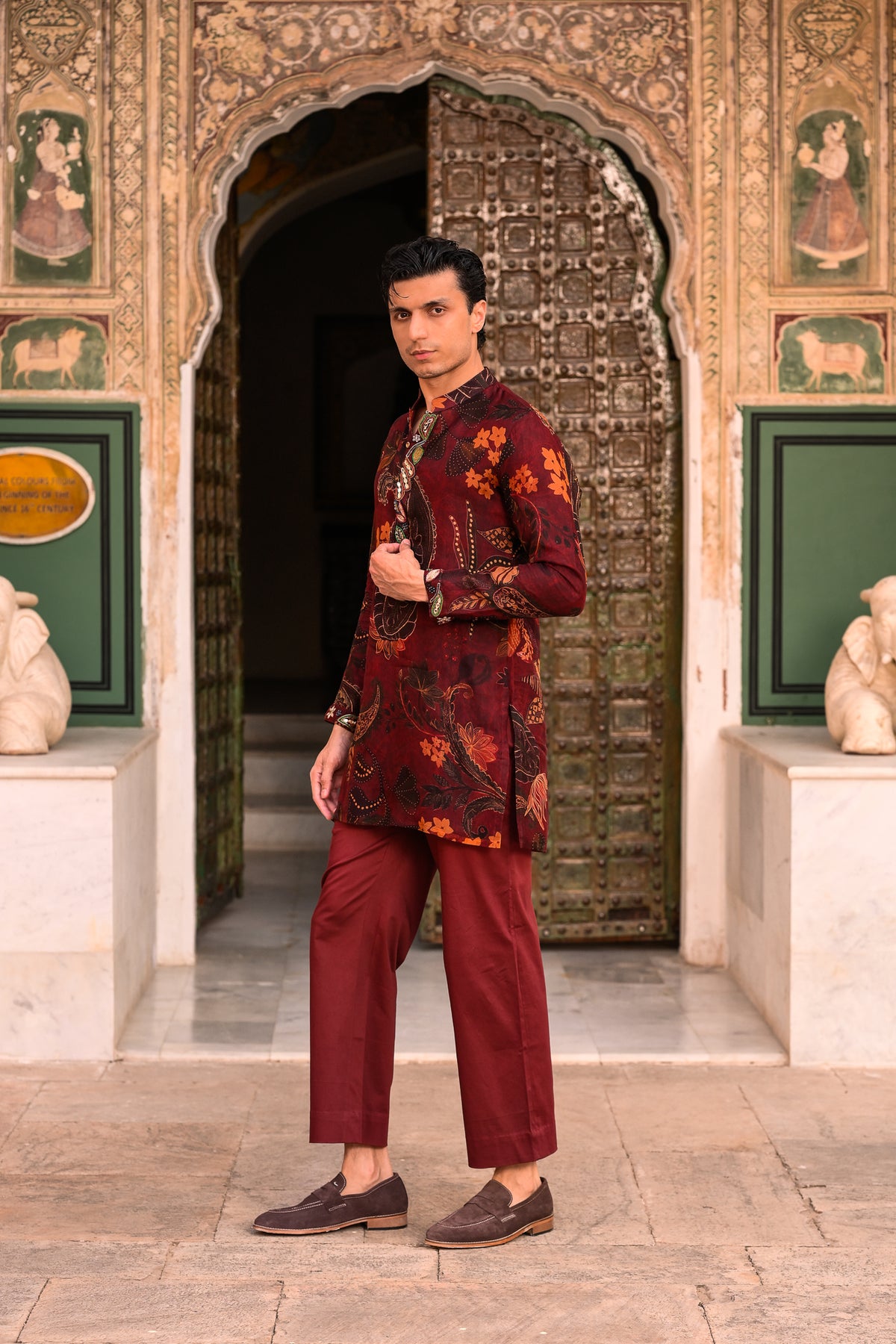 PRINTED ORGANZA KURTA WITH EMB PUTIN & CUFF AND FLAIRED MAROON PANT