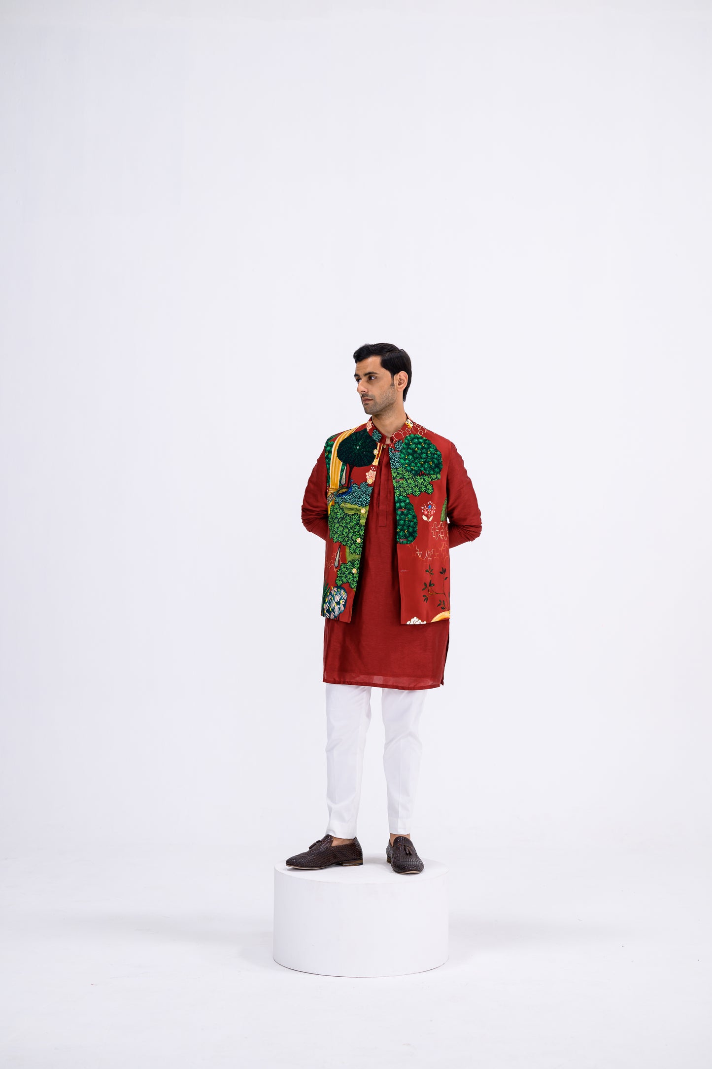 Red Mughal Garden Bundi Paired With Kurta And Pants Set