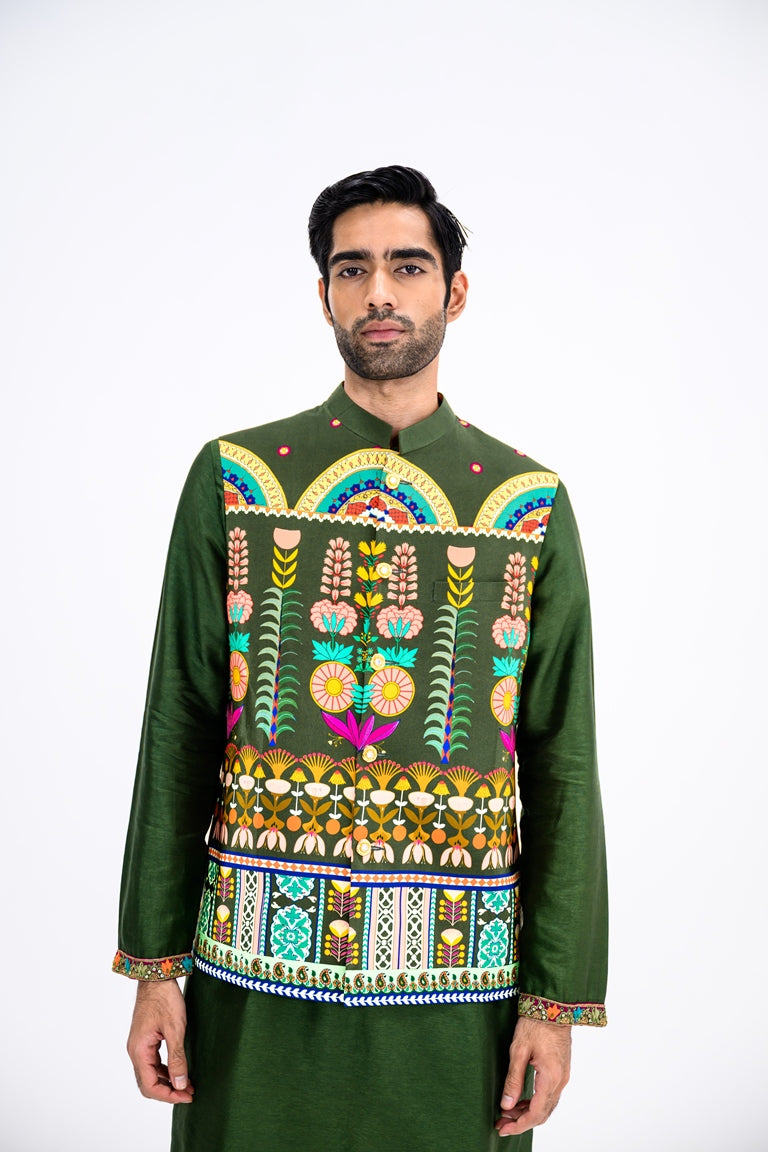 Green Kurta Paired With Overall Bundi And Pants