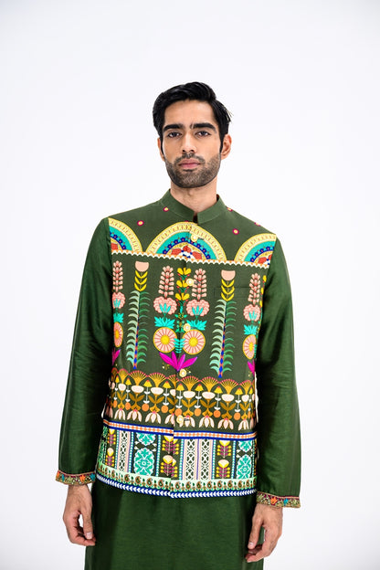 Green Kurta Paired With Overall Bundi And Pants