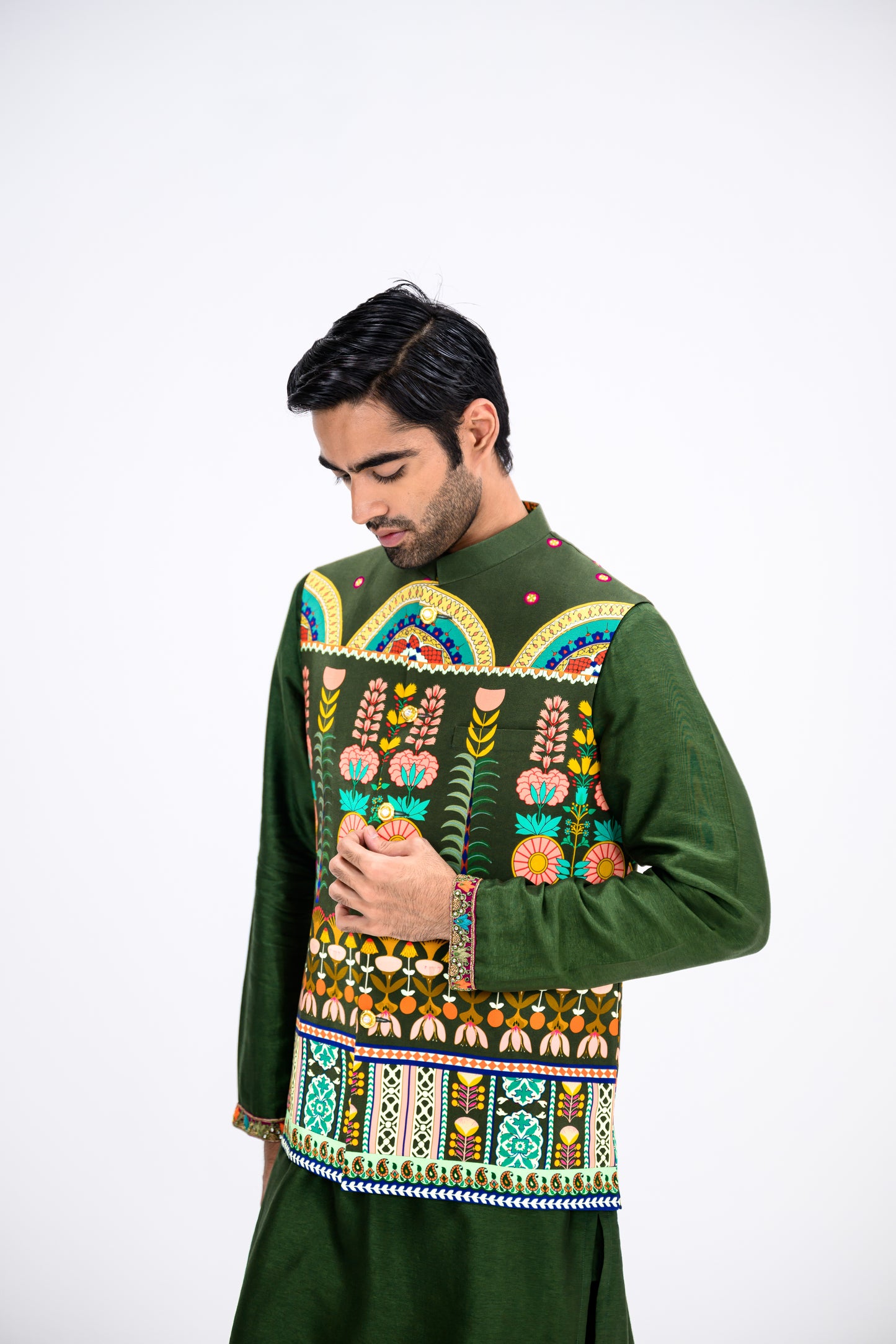 Green Kurta Paired With Overall Bundi And Pants