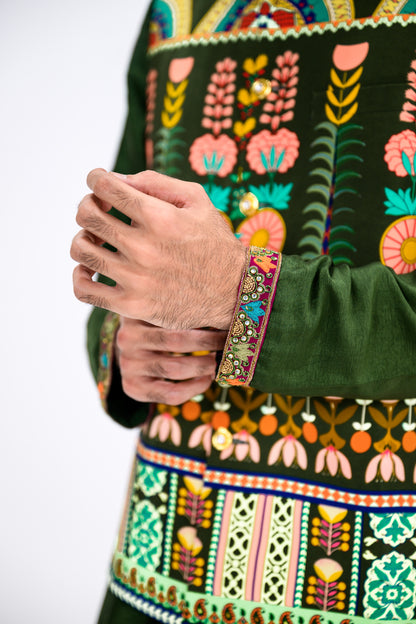 Green Kurta Paired With Overall Bundi And Pants