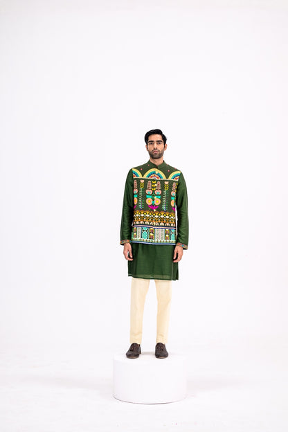 Green Kurta Paired With Overall Bundi And Pants