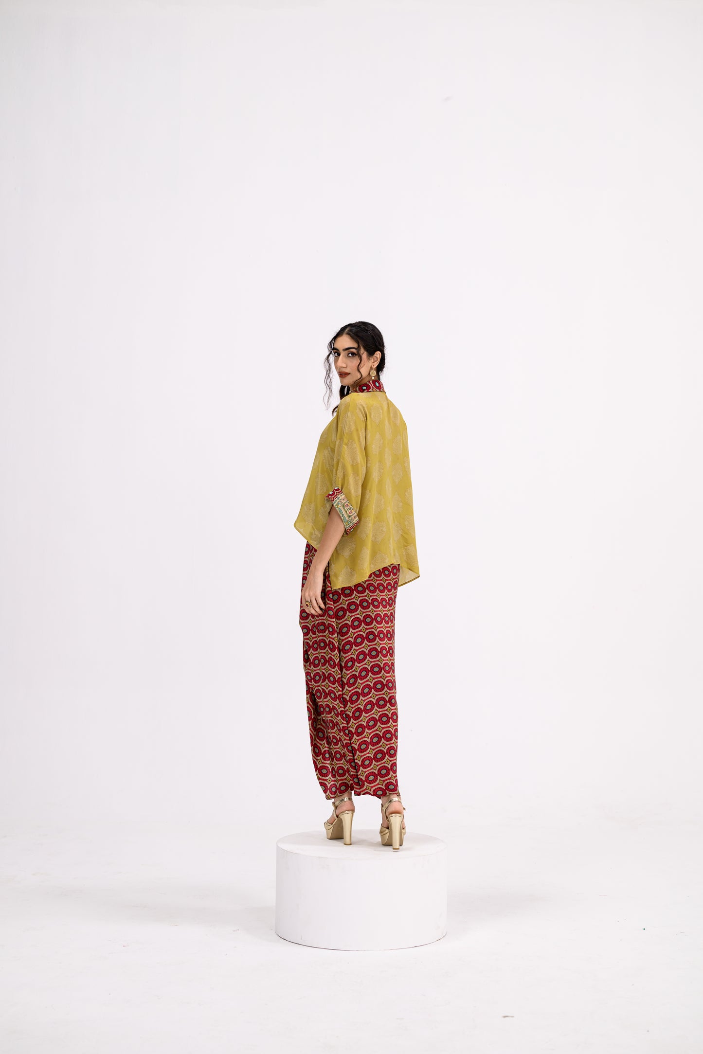 Mustard Toga Cape Paired With Honeycomb Dhoti Set With Inner