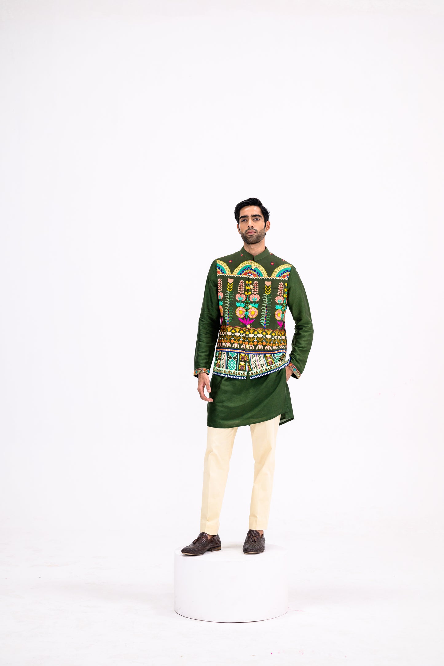 Green Kurta Paired With Overall Bundi And Pants