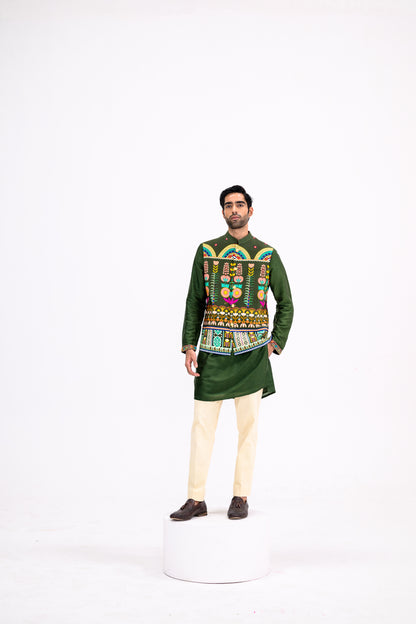 Green Kurta Paired With Overall Bundi And Pants