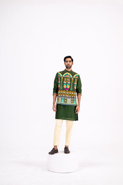 Green Kurta Paired With Overall Bundi And Pants