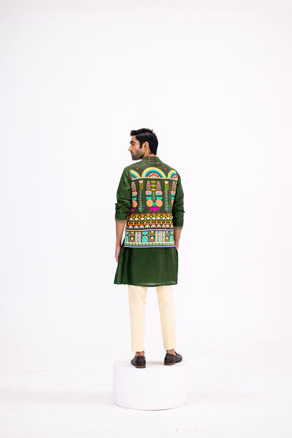 Green Kurta Paired With Overall Bundi And Pants