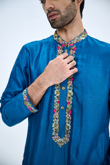 BLUE KURTA SET WITH WHITE PANTS